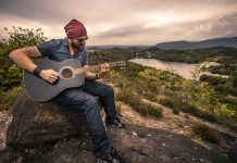 Celebrity Make-up Artist Gary Meyers Shows you His Beauty Tricks